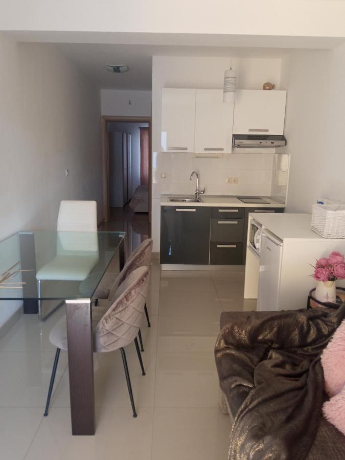 Apartments Tomic Vodice Exterior foto